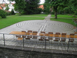 das Labyrinth im Park hinter dem Exerzitienhaus